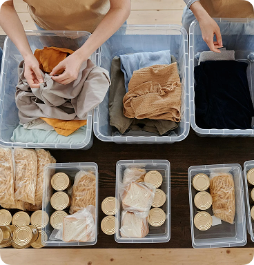 persone che lavorano stoffe